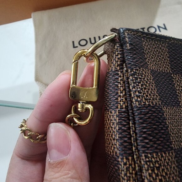 Authentic LV mini pochette - Picture 2 of 7
